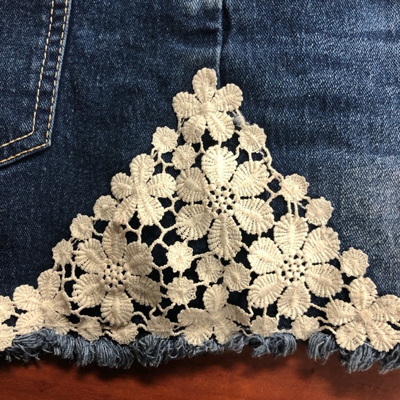 Kids Jordache Shortalls  Size 10-12 Large Embroider Denim Overalls Shorts Girls - Picture 12 of 15